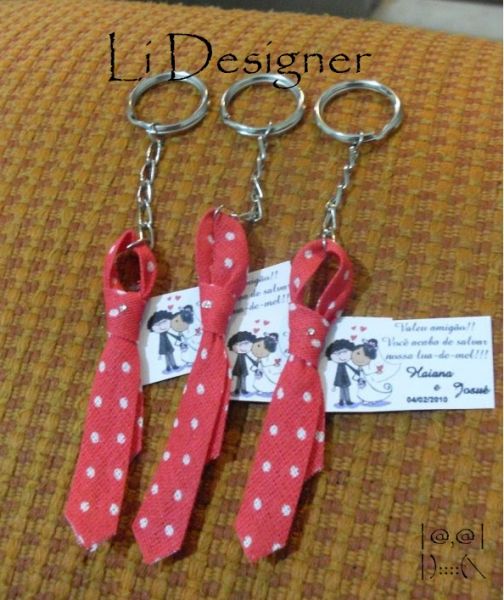 gravatinhas de chaveiro e strass